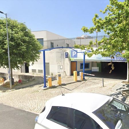 Afonso Galo Guest Apartments II Almada Bagian luar foto